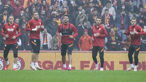 G­a­l­a­t­a­s­a­r­a­y­­d­a­ ­2­ ­i­m­z­a­ ­b­i­r­d­e­n­